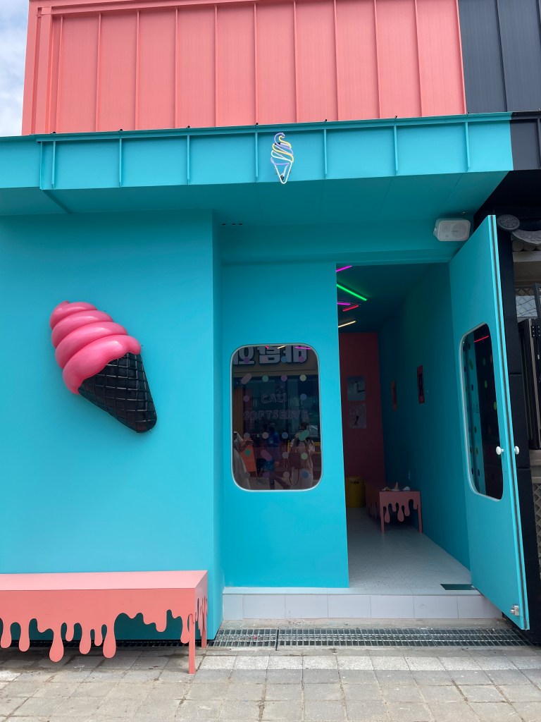 Exterior of Cali Soft Serve